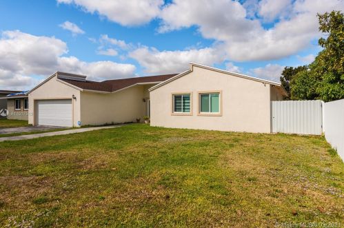 16514 104th Ct, Miami, FL 33157-3025