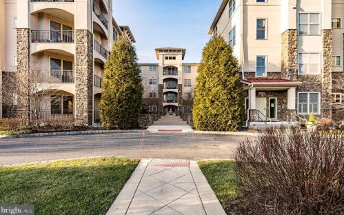 114 Cornerstone Dr, Newtown Square, PA 19073-4048
