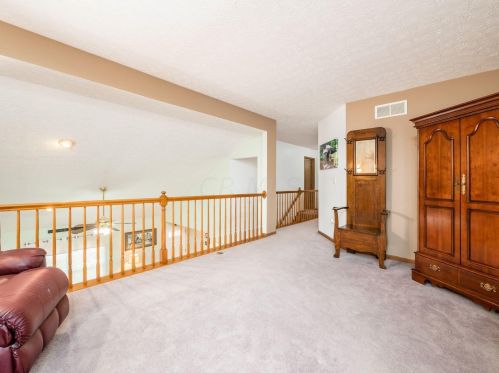 576 Scioto Meadows Blvd, Darbydale OH  43123-8660 exterior