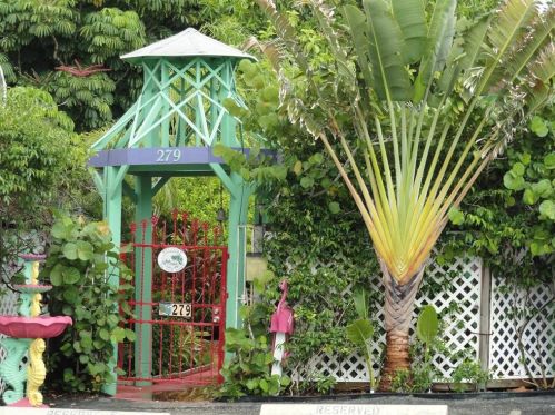 279 104th Ave, Saint Petersburg, FL 33706-4805