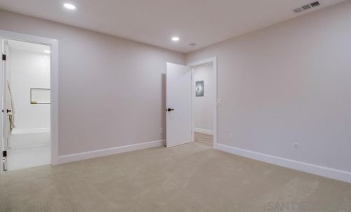 2502 Singing Vista Way, El Cajon CA  92019-2740 exterior