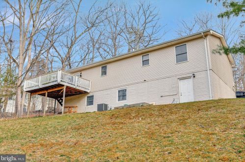 556 Grimes Golden Rd, Linden VA  22642-6313 exterior