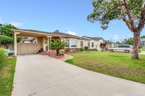 5246 Greenmeadow Rd, Long Beach, CA 90808-1618