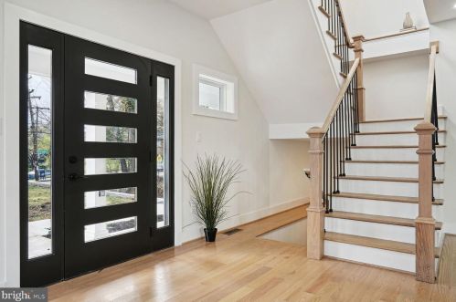 2915 Dakota Ave, Washington, DC 20018-2633