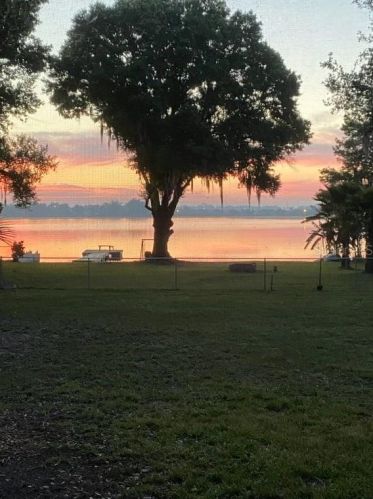 1028 Spirit Lake Rd, Winter Haven, FL 33880-1272