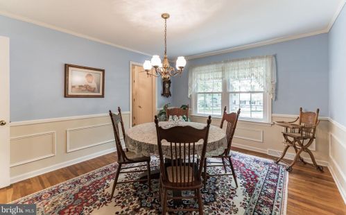 294 Woodmont Dr, Downingtown, PA 19335-5317