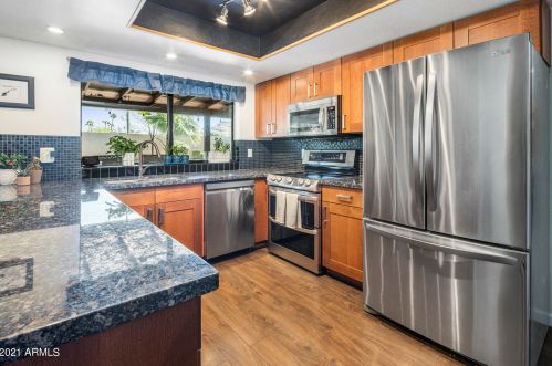16017 6th Pl, Phoenix, AZ 85022-3062