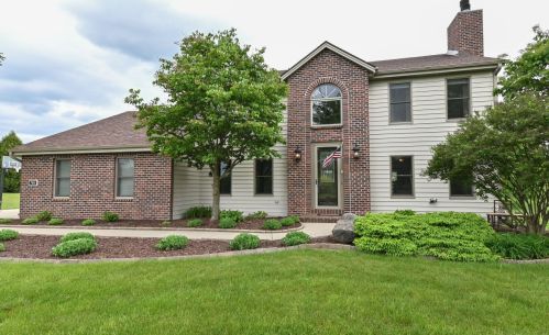 746 Charolais Dr, Slinger, WI 53086-9311
