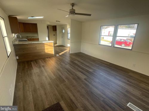47 Mollie Dr, Ephrata, PA 17522-9140