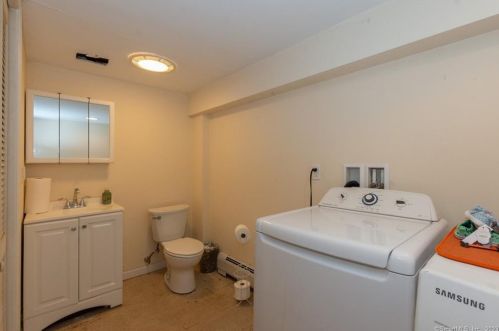 10 Phillips Rd, Norwich CT  06351-7009 exterior