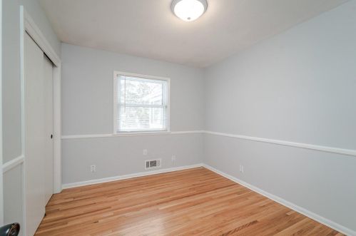 2093 Emerald Ln, Saint Paul MN  55122-2810 exterior