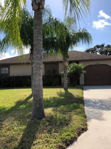 1537 Arenson Ln, Fort Pierce, FL 34952-7824