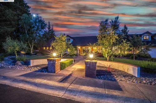 2425 Chardonnay Way, Livermore, CA 94550-6160