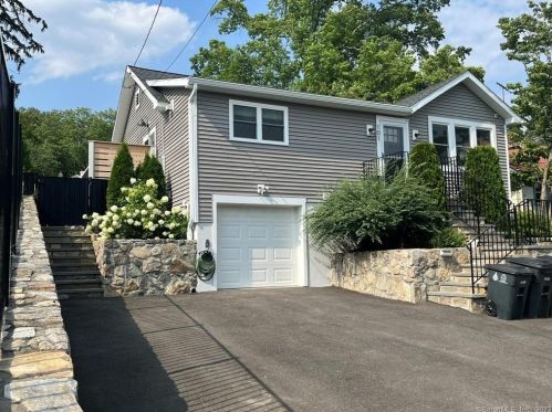 101 Hirsch Rd, Stamford, CT 06905-3208
