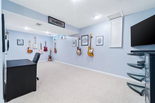 624 Walden Way, Imperial PA  15126-9684 exterior