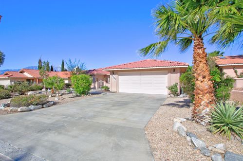9551 Warwick Dr, Desert Hot Springs, CA 92240-1318