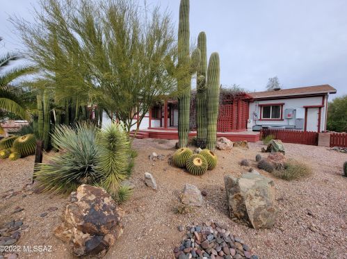 2401 Flying Q Ln, Tucson, AZ 85713-6784