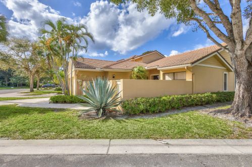 409 Prestwick Ln, West Palm Beach, FL 33418-8422