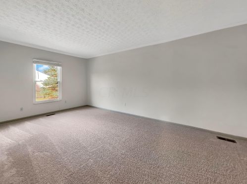 401 Lockmead Dr, Pataskala OH  43062-7333 exterior