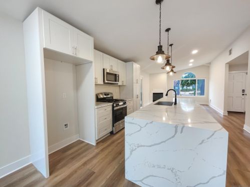 350 Whispering Brook Dr, Vista CA  92083-1956 exterior