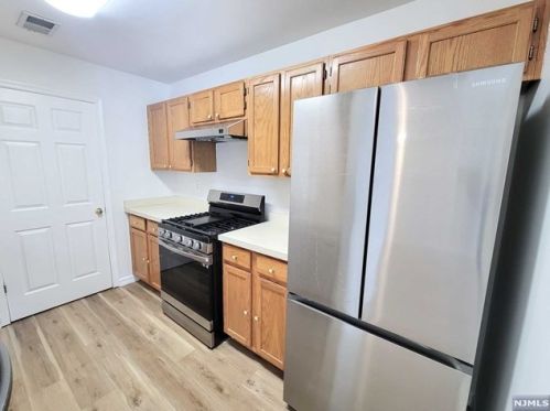 1040 Cumberland Ct, Mahwah NJ  07430-1361 exterior