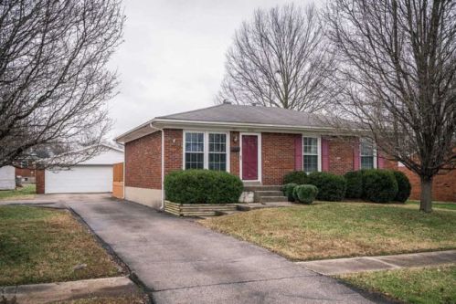 10301 Treasure Ct, Louisville, KY 40229-2644