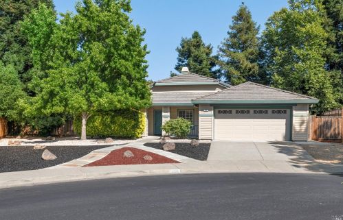806 Peachtree Pl, Windsor, CA 95492-8198