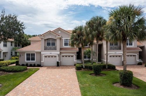 1605 Winding Oaks Way, Naples, FL 34109-0476