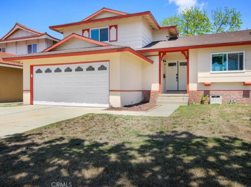 6907 Leilani Ln, Cypress CA  90630-5719 exterior