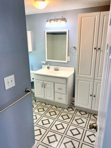 51 Poplar St, Danvers MA 01923-2455 exterior