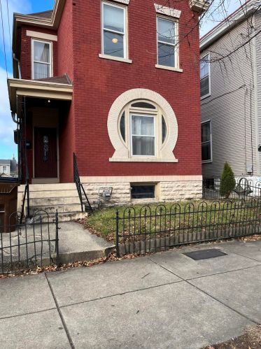 1619 Holman St, Covington, KY 41011-1170