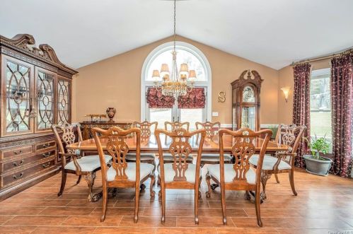 23 Daisy Dr, Mahopac NY  10541-5526 exterior