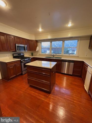 1408 Golf Course Dr, Bowie MD  20721-2330 exterior