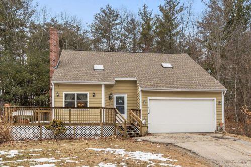 10 Lorri Rd, Derry NH  03038-4112 exterior