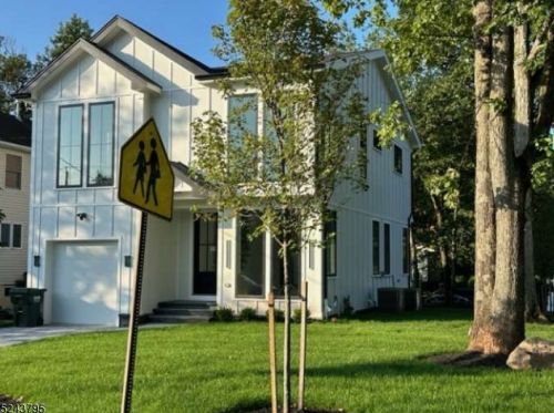 11 Roosevelt Ave, Fanwood, NJ 07023-1724