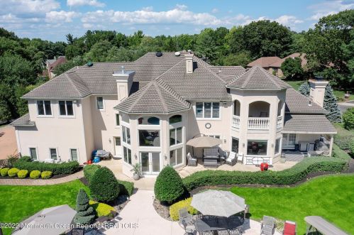 24 Dora Ln, Holmdel Village NJ  07733-1671 exterior