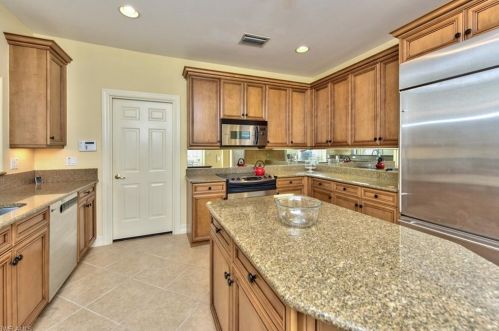 2810 Tiburon Blvd, Naples, FL 34109-3659