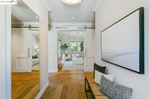 53 Oakwood Rd, Orinda, CA 94563-3419