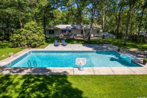 3 White Birch Trl, East Quogue, NY 11942-4624