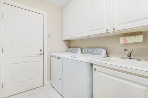 4199 Los Altos Ct, Naples FL  34109-1315 exterior