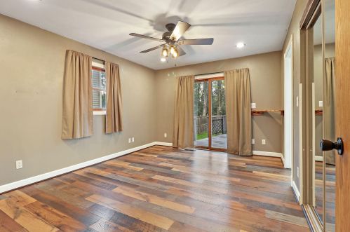 9207 8 Ave, Kenosha WI 53158-5242 exterior