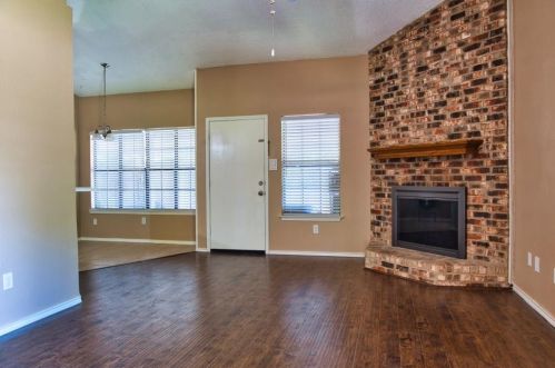 2723 Stratford Ct, Euless, TX 76039-4015