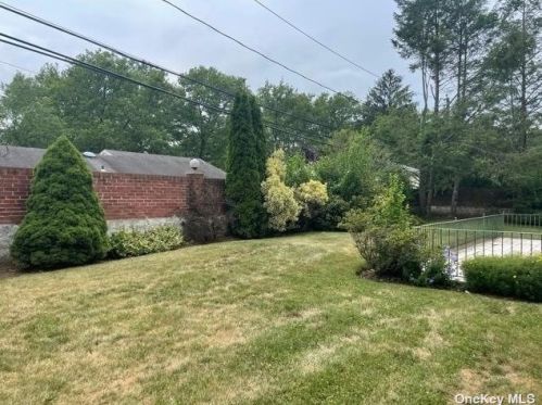 178 Wolf Hill Rd, Huntington Station NY  11747-1339 exterior