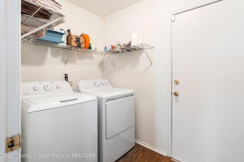 24 Sunnydale Dr, Berkeley Township NJ  08721-1379 exterior