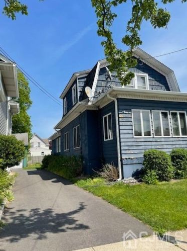 550 Maple Ave, Woodbridge NJ  07095-3040 exterior