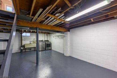 1601 Raritan Ave, Manville NJ  08835-2042 exterior