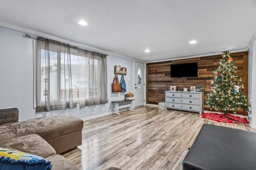 208 Margaret Ave, Evans City PA  16033-9262 exterior