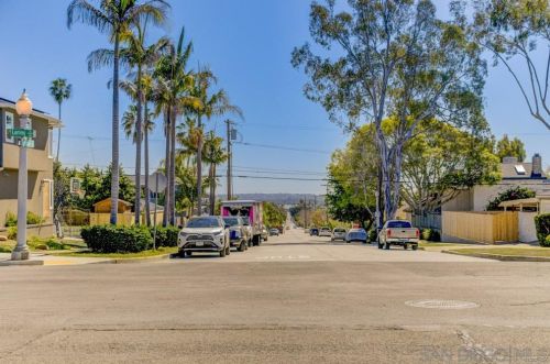 1410 Loring St, San Diego, CA 92109-1909
