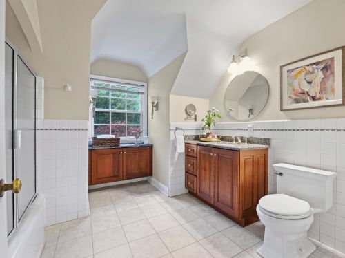 4114 Lk Dr, Milwaukee WI 53211-1719 exterior