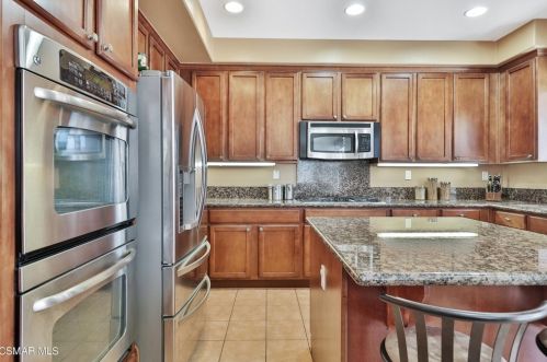 867 Coronado Cir, Santa Paula CA  93060-1666 exterior